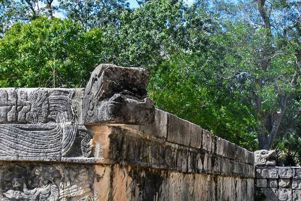 Chichén Itzá Pirámide Kukulkán Cabeza Serpiente Pirámide Kukulkán También Conocida — Foto de Stock