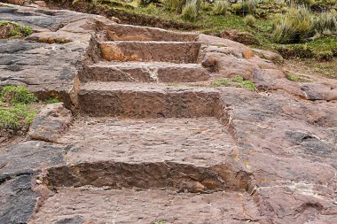 Taquile, Titicaca Gölü 'nün Peru tarafında, Puno şehrinden 45 km açıkta bulunan bir adadır. 5,5 'e 1,6 kilometre büyüklüğündeki ve 5,72 km2' lik bir alanı bulunan adada yaklaşık 2 bin 200 kişi yaşamaktadır. Adanın en yüksek noktası 4050 metredir.