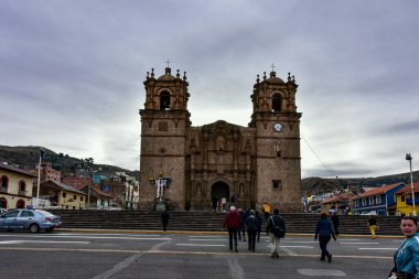Katedral Baslica San Carlos Borromeo ya da Puno Katedrali, Peru 'nun güneydoğusundaki Puno şehrinde bulunan bir Katolik kilisesidir. Andean Barok mimari geleneğinde yer alır ve Puno Katolik Piskoposluğu 'nun merkezidir.