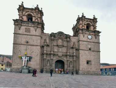 Katedral Baslica San Carlos Borromeo ya da Puno Katedrali, Peru 'nun güneydoğusundaki Puno şehrinde bulunan bir Katolik kilisesidir. Andean Barok mimari geleneğinde yer alır ve Puno Katolik Piskoposluğu 'nun merkezidir.
