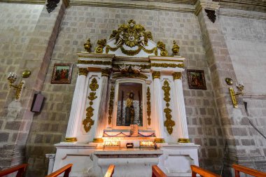 Katedral Baslica San Carlos Borromeo ya da Puno Katedrali, Peru 'nun güneydoğusundaki Puno şehrinde bulunan bir Katolik kilisesidir. Andean Barok mimari geleneğinde yer alır ve Puno Katolik Piskoposluğu 'nun merkezidir.