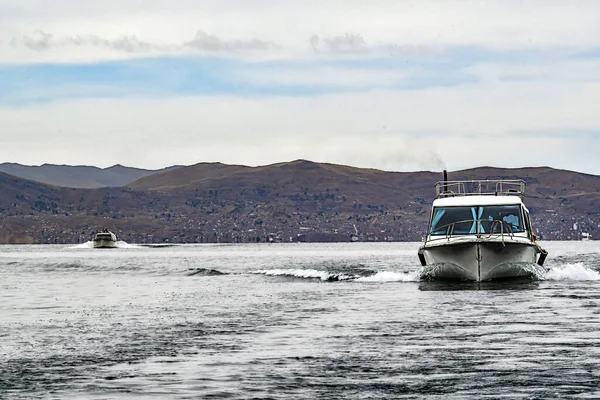 Motoscafo Sul Lago Titicaca Puno Lago Situato Altitudine 3812 Dal — Foto Stock