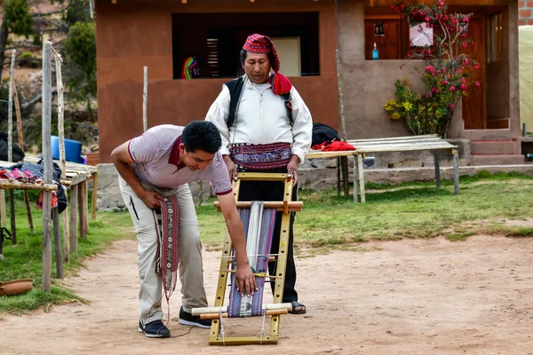 Taquile Île Des Hommes Qui Ont Crocheté Sur Cette Île — Photo