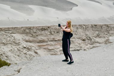 Nazca-Güney Amerika Tektonik Fay-Peru Bu sismik aktivitenin arkasındaki ana faktör Güney Amerika 'nın batı kıyısı boyunca iki tektonik plakanın etkileşimidir. Burada, Doğu Pasifik Okyanusu 'nda yer alan yoğun Nazca plakası Güney Amerika ile kesişiyor.