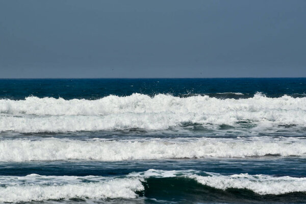 the Peruvian Pacific coast This is the coastal region of Peru, following the country's Pacific coastline from north to south and thus forming a long narrow region between the ocean and the mountain ranges of the Andes. Although some places are fertil