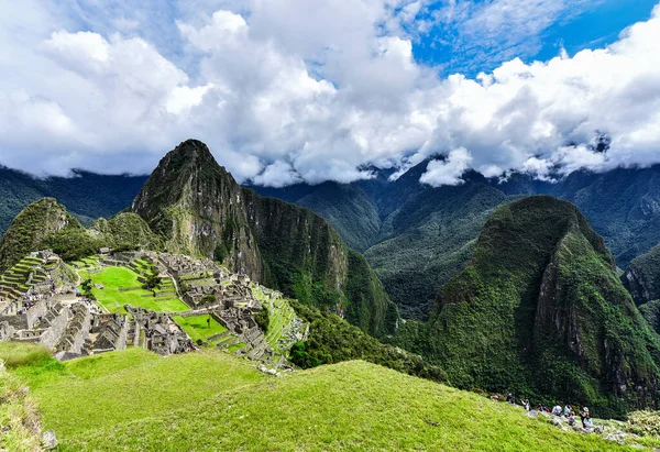Fotoğraf Huayna Picchu Peru Urubamba Nehri Nin Büktüğü Bir Dağdır — Stok fotoğraf