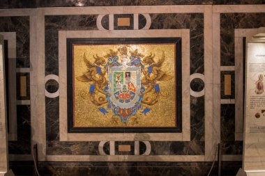 Saint Francis Manastırı ve Lima Bazilika Katedrali 1535 yılında başlayan ve 1649 yılında tamamlanan Roma Katolik Katedrali. Aziz John, Havari ve Evang 'a ithaf edilmiştir.