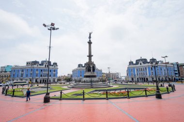 Lima şehrindeki binalar, fatih Francisco Pizarro tarafından 18 Ocak 1535 'te kuruldu ve Peru Kralları' nın Sadık Şehri olarak adlandırıldı. Lima adı ve 