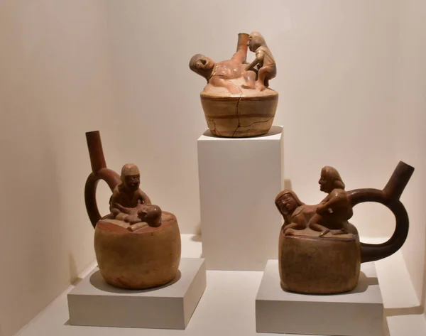Peruánská Keramika Doby Před Kolumbií Byla Vyrobena Domorodými Obyvateli Obou — Stock fotografie