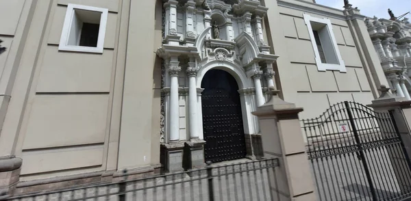 Edificios Ciudad Lima Estatuas Ciudad Lima Fue Fundada Por Conquistador —  Fotos de Stock