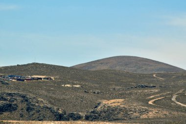 And Dağları Altiplano 'dan And Dağları' nın manzarası dünyanın en uzun sıradağlarıdır. Güney Amerika 'nın batı kıyısı boyunca uzanırlar ve aslında Peru, Bolivya gibi bazı bölgelerde iki ya da daha fazla paralel zincirden oluşur.,... 