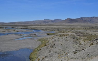 Peru And Dağları 'nın yüksek Altiplanosundaki göller - Colca Vadisi, sadece kanyon ve akbabalar için değil, aynı zamanda İnkalar' ın Kayıp Vadisi olarak adlandırılan vadi için de görülmeye değer bir yerdir..