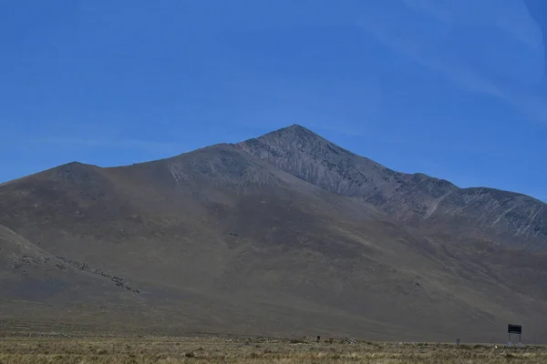 Cordilleras Los Andes Vista Desde Altiplanolas Montañas Los Andes Son —  Fotos de Stock