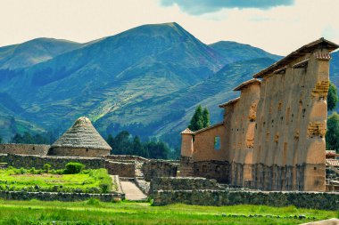 Raqch 'i ya da Wiracocha Tapınağı, Cusco' nun 110 km güneyinde yer alan önemli bir İnka arkeolojik alanıdır. Viracocha (Quechua 'da Wiracocha) İnka tarafından Titicaca Gölü' nden dünyanın yaratıcısı olarak kabul edilmiştir..