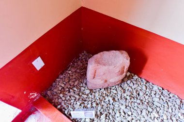 Pukara Arkeoloji Kompleksi-Pukara Müzesi. Yılan ve kertenkeleleri temsil eden yontulmuş heykellerle. İç avlusu olan küçük bir evde, korunmak için burada bulunan cisimler meraklı halka açıktır..