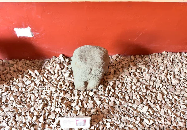 プカラ考古学複合プカラ博物館ヘビやトカゲを表現した彫刻されたモノリックス中庭のある小さな家では 敷地内で発見され ここに保存されたオブジェクトは 好奇心の強い一般の人々に公開されています — ストック写真