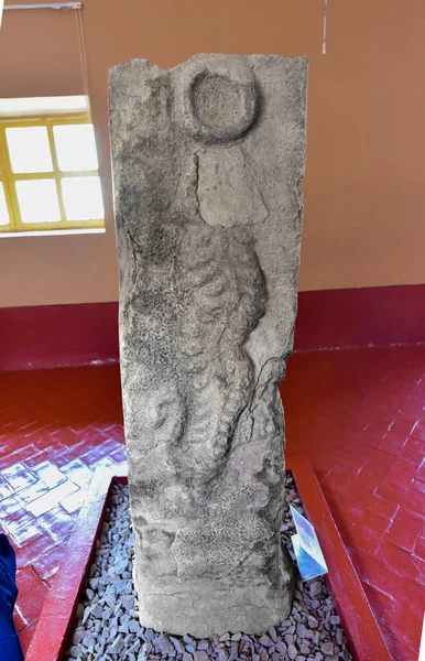 Pukara Arkeoloji Kompleksi-Pukara Müzesi. Yılan ve kertenkeleleri temsil eden yontulmuş heykellerle. İç avlusu olan küçük bir evde, korunmak için burada bulunan cisimler meraklı halka açıktır..