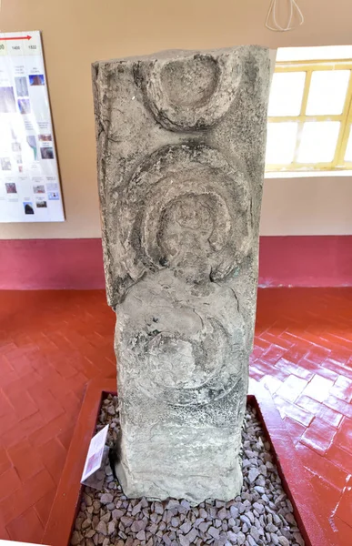 Pukara Arkeoloji Kompleksi-Pukara Müzesi. Yılan ve kertenkeleleri temsil eden yontulmuş heykellerle. İç avlusu olan küçük bir evde, korunmak için burada bulunan cisimler meraklı halka açıktır..