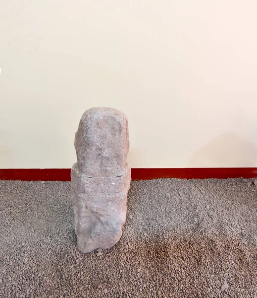 Pukara Arkeoloji Kompleksi-Pukara Müzesi. Yılan ve kertenkeleleri temsil eden yontulmuş heykellerle. İç avlusu olan küçük bir evde, korunmak için burada bulunan cisimler meraklı halka açıktır..