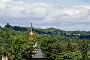 Tepedeki kilise, güzel dijital fotoğraf