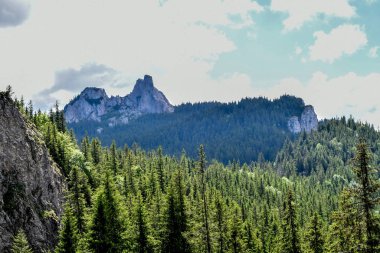 dağlarda güzel manzara