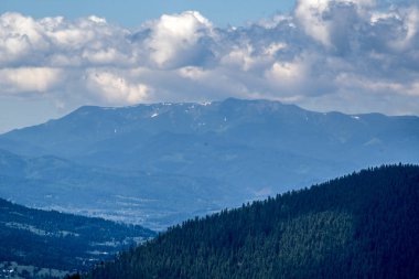 Karlı güzel dağ manzarası