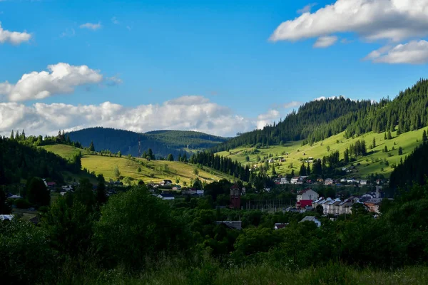 Dağların güzel manzarası
