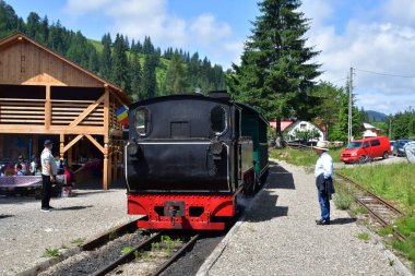 Dağlardaki eski tren.