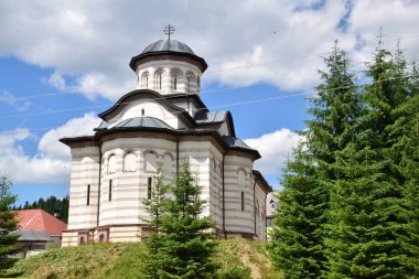 Dağlardaki ortodoks manastırı