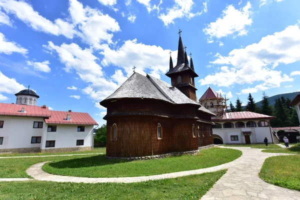 Kutsal üçlünün kilisesi, kutsal ruh.