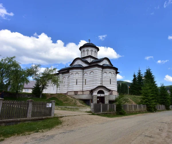 Kutsal üçlünün köyündeki eski kilise, kutsal üçleme, Sgora köyündeki en ortodoks kilise. svan