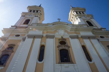 Kutsal Bakire Meryem 'in kilisesi, Aziz Nikholas Katedrali, Ryv Kasabası' nın şehir merkezinde.