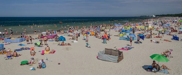 Kolobrzeg West Pomeranian Poland 2018 Holiday Recreation Hot Day Sea — 图库照片
