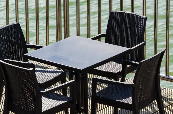 SEASIDE CAFE - Deniz manzaralı bir sahil restoranı için masalar