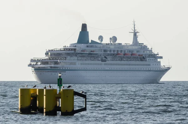 Cruise Ship Пассажирское Судно Туристами Море — стоковое фото