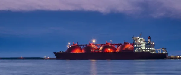 LNG TANKER - Şafakta gemi gaz terminaline demir attı