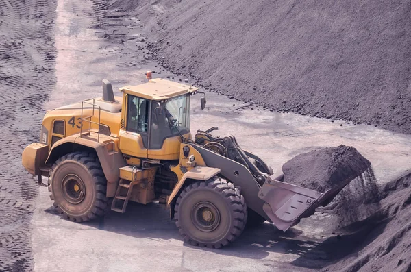 Bati Pomeranya Poland 2020 Tekerlek Yükleyici Bir Fosil Mineral Deposunda — Stok fotoğraf
