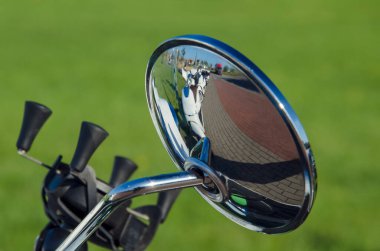 CHROME MIRROR - Şık bir şehir scooterı için bir ekipman unsuru