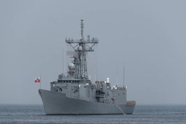 POLİS NAVY - Oliver Hazard Perry sınıfı güdümlü füze fırkateyni denizde yüzüyor