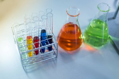 Laboratuvarda başlık tekniği.