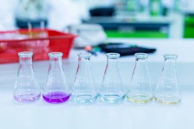 Laboratuvarda başlık tekniği.