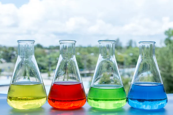 Laboratuvarda başlık tekniği.