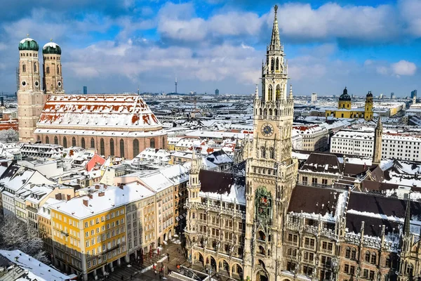 Snöig Fågelutsikt Över Centrum München Vintern Münchens Centrum Marienplatz Med — Stockfoto