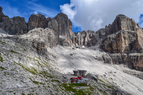 Alpejska Chata Górach Brenta Alpach Włoskich — Zdjęcie stockowe