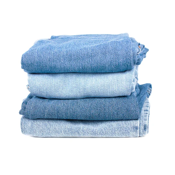 Beyaz arkaplanda izole edilmiş kot yığını