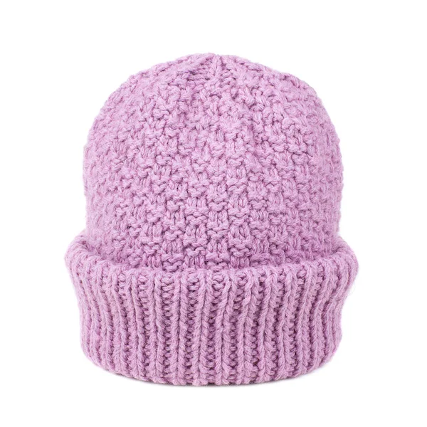 Beyaz arka planda örülmüş leylak şapka