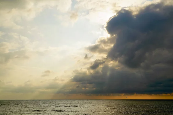 Die Sonne Bricht Durch Die Wolken Über Dem Meer Tarhankut — Stockfoto