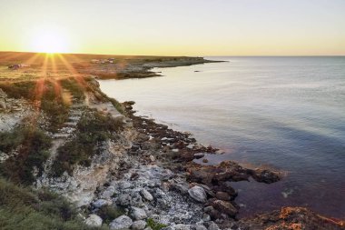 Sabah erken, gündoğumu. Tarkhankut.Crimea, Rusya'nın bölgede Karadeniz kıyısında kamp.