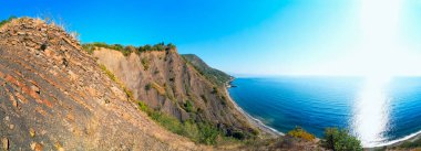 Karadeniz manzarası. Doğal Botanik Koruma Kalesi, Kırım. Ukrayna. Panorama.