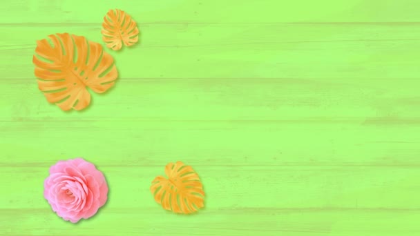 Animación Rosas Sobre Fondo Verde Hojas Tropicales — Vídeo de stock